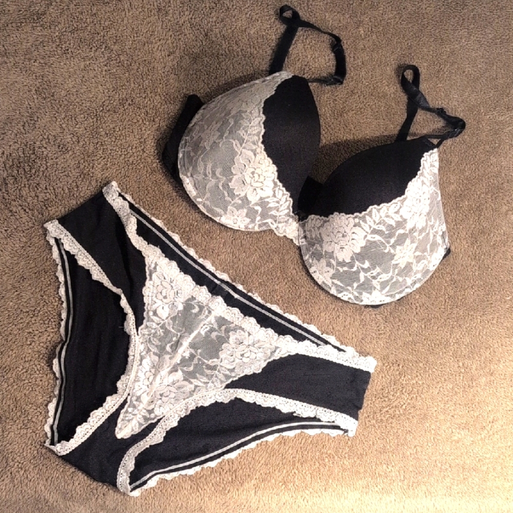 Elegant Black and White Lace Lingerie Set - NWOT